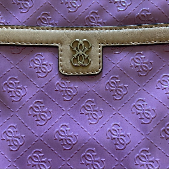 Guess Lilac w/Tan trim and strap Crossbody Bag - Like NEW - Picture 5 of 10